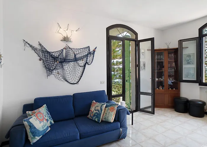 Wonderful Flat By Sea Chez Monique